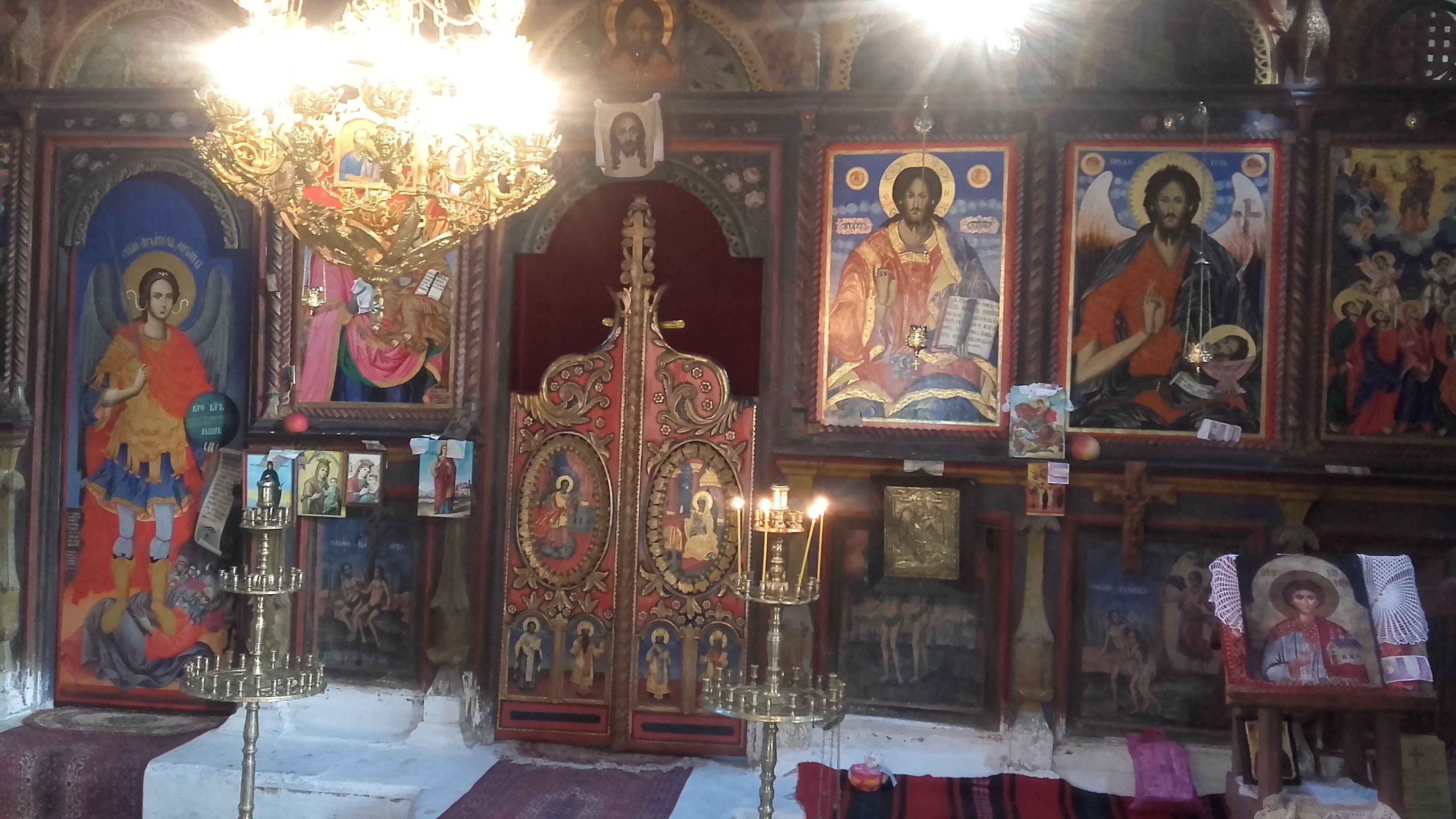 Bulgariand-Church-Kings-doors-Carski_dveri_-_Sv._Spas_(Rashtak)_in_North_Macedonia
