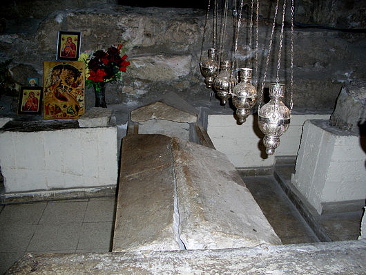 Lazarus_Tomb_in_St_Lazarus_Church_in_Larnaca,_Cyprus