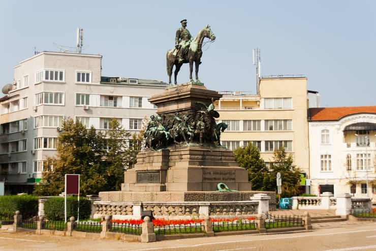 Pametnik_Tsar_Osvoboditel_city-center-Sofia_Alexander_II_Nikolaevich-Russian-emperor-liberator-of-Bulgaria