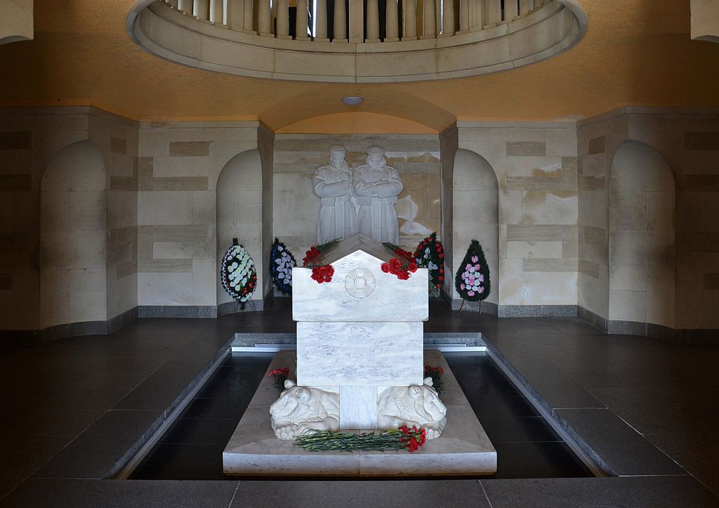 Shipka-Marble-Sarcophagus-with-bones-leftovers-of-Shipka-Heroes-thanks-to-which-Bulgaria-is-free