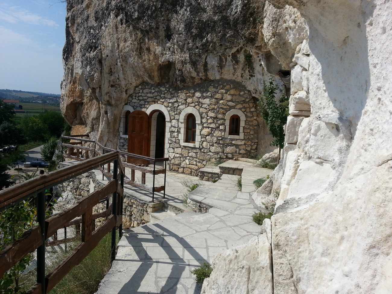 Sveti-Dimitrij-Basarbovski-rock-monastery-skalen-manastir-church-entry