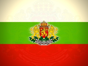 bulgaria national flag similar to Belarusian (white, green, red)